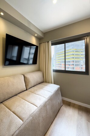 TV - Brooklin | Morumbis + Interlagos | Sleeps 4 (São Paulo)