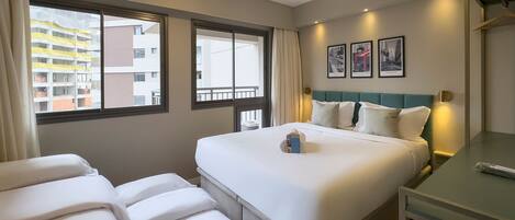 Bügeleisen/Bügelbrett, Internetzugang, Bettwäsche