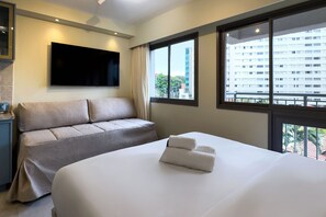 Iron/ironing board, internet, bed sheets