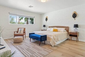 3 soverom, skrivebord, strykejern/-brett og wi-fi (inkludert)