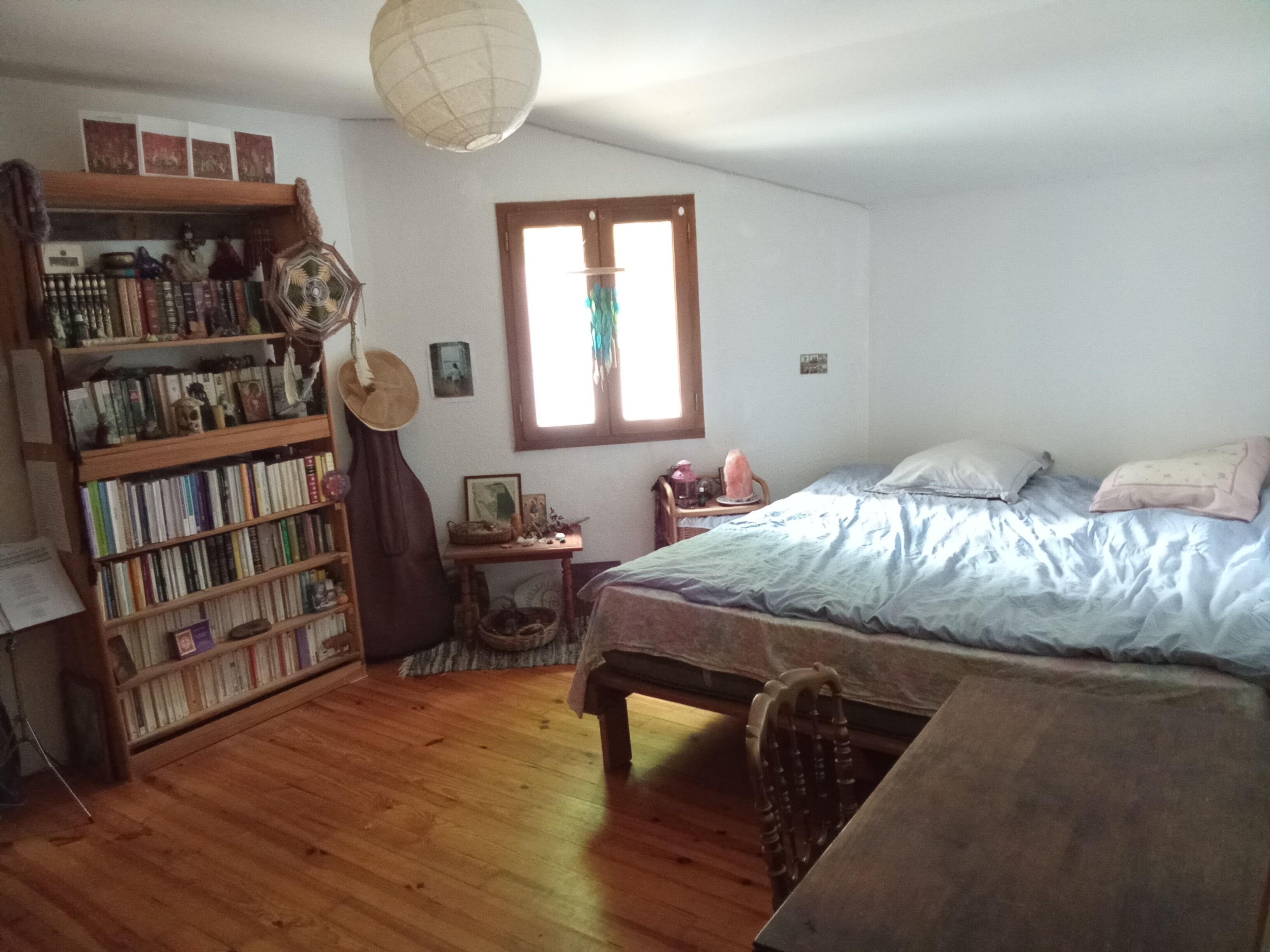 4 bedrooms, bed sheets