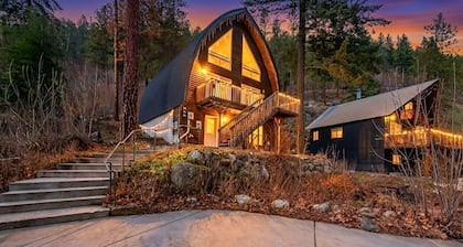 Icicle Creek Cozy Cabin