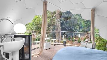 1 bedroom, in-room safe, iron/ironing board, WiFi