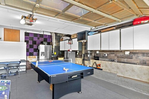 Mirror Dome · Reflective Luxury Glamping w/ Hot Tub & Sauna in Forest Retreat