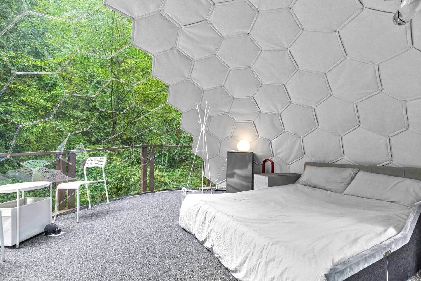 1 Schlafzimmer, Zimmersafe, Schreibtisch, Bügeleisen/Bügelbrett