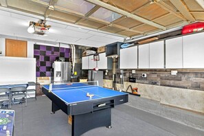 Game room - Crystal Dome · Private Glamping Dome w/ Hot Tub, Sauna & Panoramic View (Eastmont)