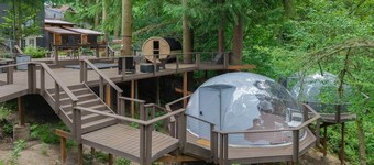 12-Guest·Luxe Glamping Stay w/Hot Tub, Sauna & BBQ