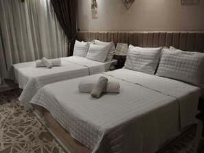 1 Schlafzimmer, Schreibtisch, Rollstuhlgeeignet