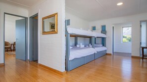4 chambres, bureau, fer et planche à repasser, Wi-Fi gratuit