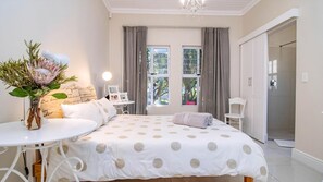 5 bedrooms, desk, iron/ironing board, free WiFi
