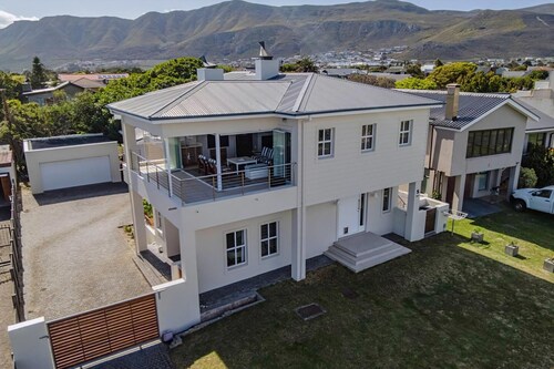 Salt & Sea Family Home | Ocean view