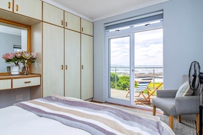 4 bedrooms, desk, iron/ironing board, free WiFi