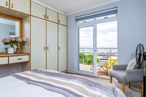 4 chambres, bureau, fer et planche à repasser, Wi-Fi gratuit