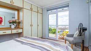 5 bedrooms, desk, iron/ironing board, WiFi