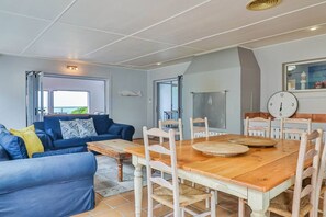 Dining - Groot Kabeljou | Oceanfront Family Fun | Kleinbaai (Van Dyks Bay)