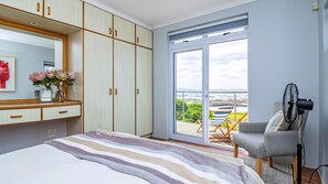 4 bedrooms, desk, iron/ironing board, free WiFi