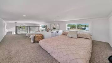 2 bedrooms, travel crib, free WiFi, bed sheets