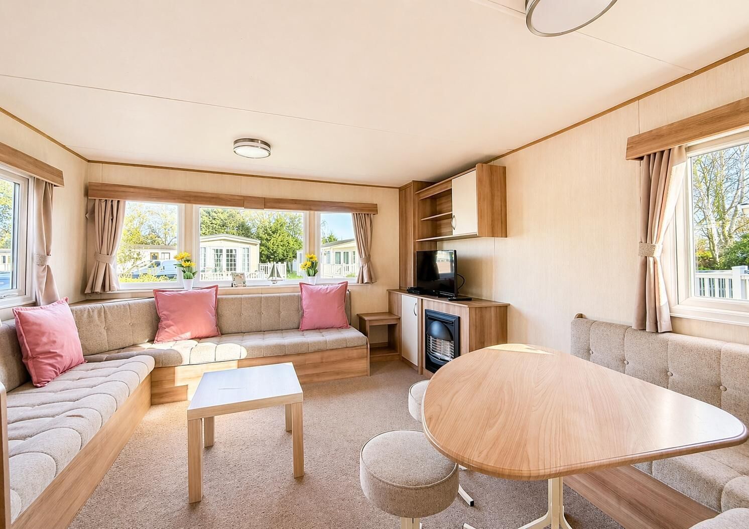 Homely 8 Berth Caravan At Southview Park In Skegness Ref 33144s - Skegness