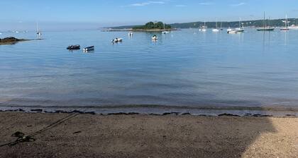 Rocky Necky Cottage: walking distance to art galleries, restaurants and beaches.