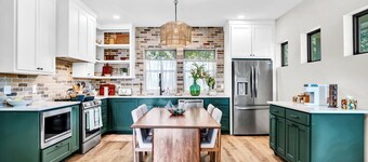 Lake Palestine Modern Cottage Game Room, Firepit, Green Kitchen