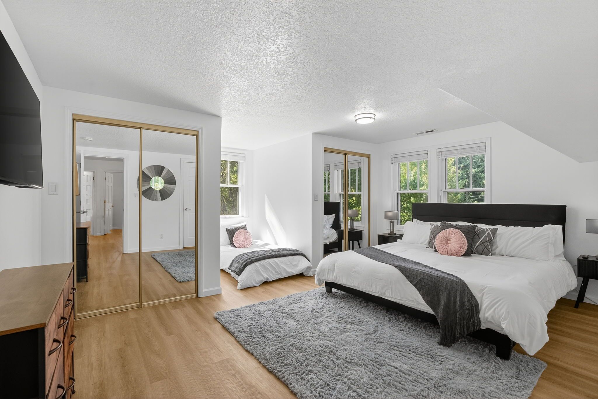 4 soverom, wi-fi (inkludert) og sengetøy