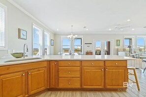 Interior - ~ 3 minute walk to the beach! Bay view! (Gulf Shores)