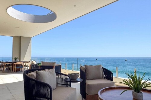 Luxe Oceanfront Villa • Pool• Spa• Secluded Beach