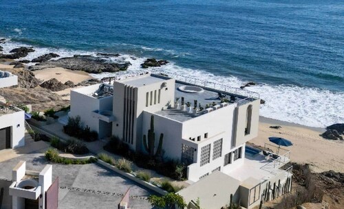 Luxe Oceanfront Villa • Pool• Spa• Secluded Beach