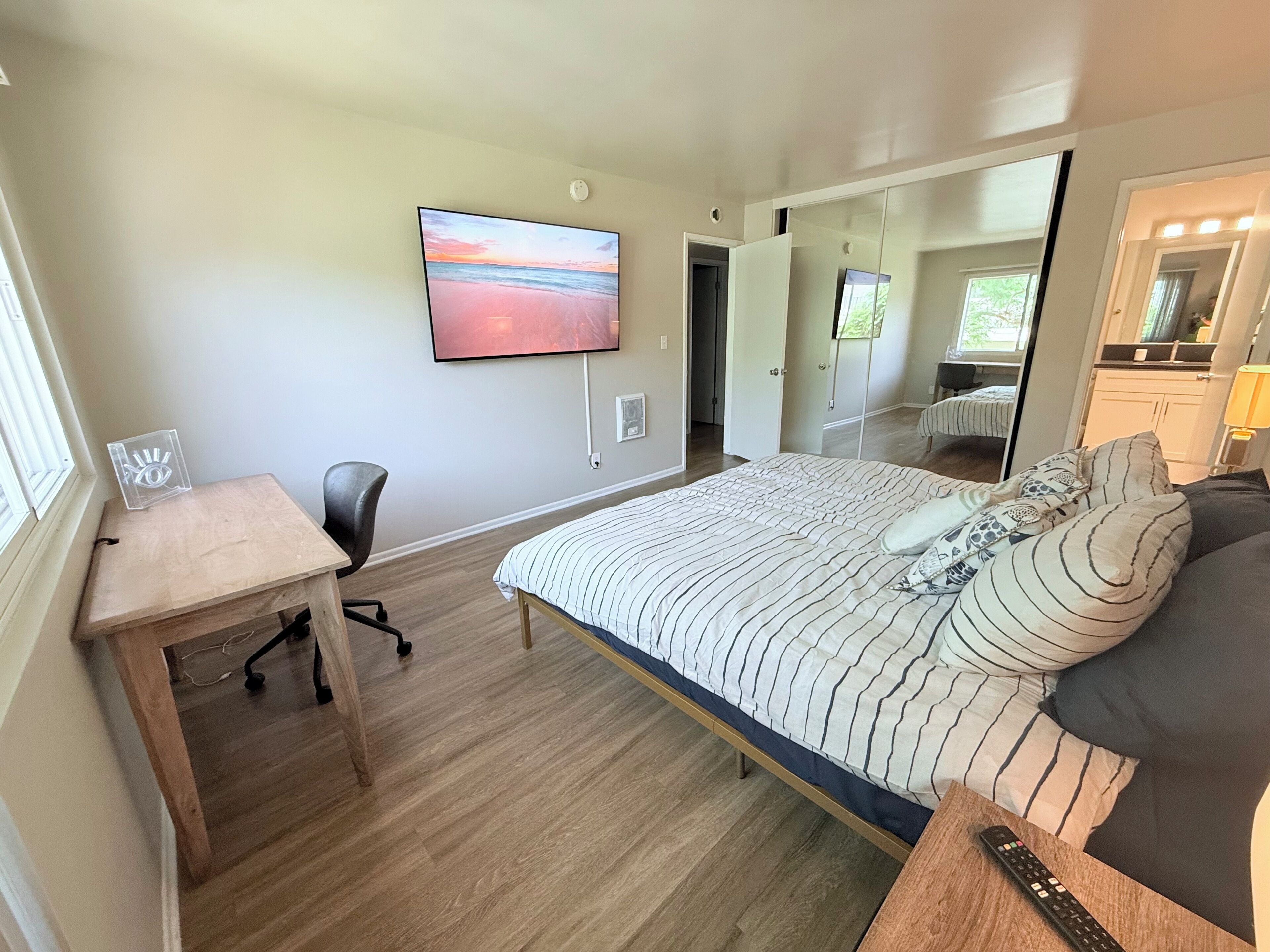 2 多间卧室、熨斗/熨衣板、上网接入、床单