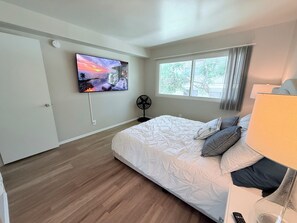 2 多间卧室、熨斗/熨衣板、上网接入、床单