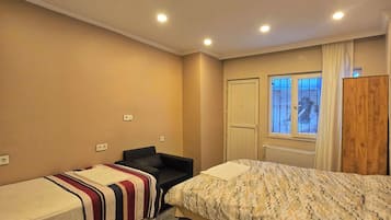 Studio Deluxe, sân hiên | Truy cập Internet không dây miễn phí, bộ trải giường