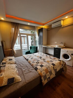 Deluxe Studio Suite, 1 Katil Kelamin (Double), Non Smoking, Balcony | Wi-fi percuma, cadar katil 