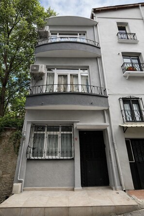 숙박 시설 정면