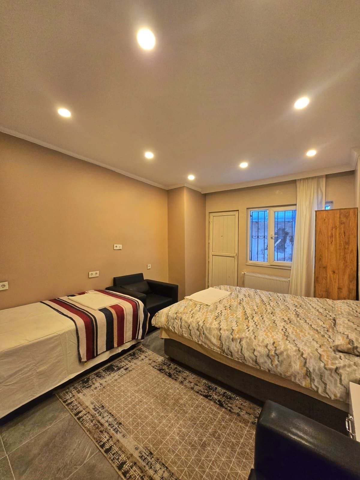Deluxe Studio, Patio | Free WiFi, bed sheets