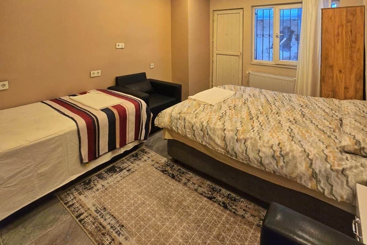 Deluxe Studio, Patio | Free WiFi, bed sheets
