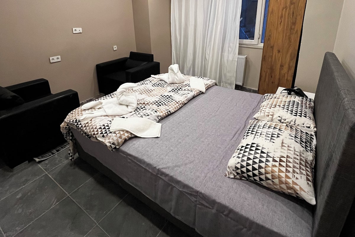 Deluxe Studio, Patio | Free WiFi