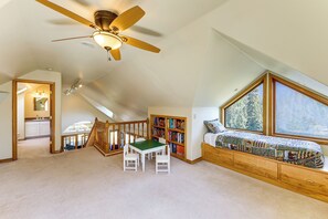 5 Schlafzimmer, Bügeleisen/Bügelbrett, Reisekinderbett, Internetzugang