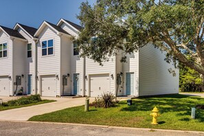 Exterior - Community Pool & Beach Area: Navarre Townhome (Navarre)