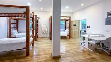 1 bedroom, desk, free WiFi, bed sheets