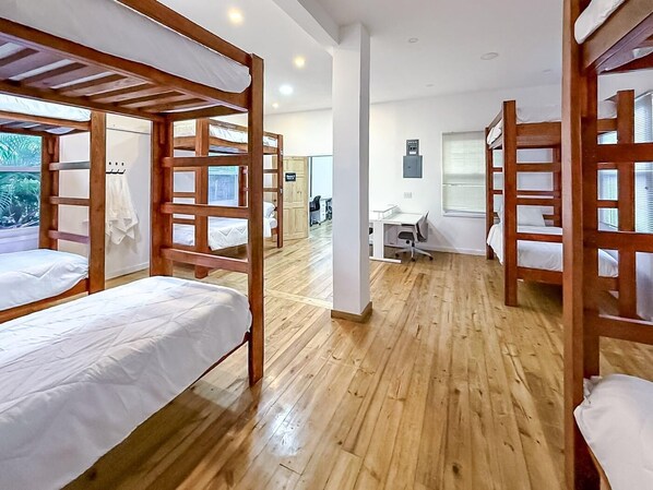 1 bedroom, desk, free WiFi, bed sheets