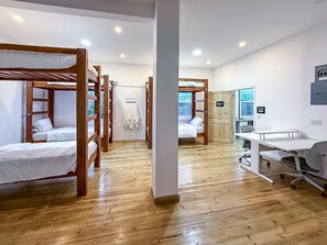 1 bedroom, desk, free WiFi, bed sheets