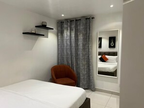 1 soverom, strykejern/-brett, wi-fi og sengetøy