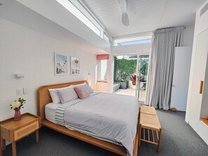 Ferros/tábuas de passar roupa, Wi-Fi de cortesia, roupa de cama