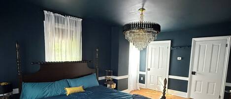 3 عدّة غرف نوم ومكواة/لوح كي وواي فاي وملاءات أسرّة