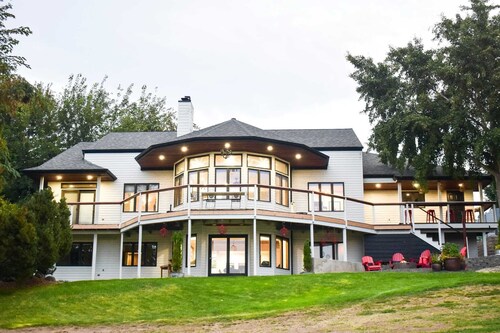 A golf course home with game room and amazing outdoor space.