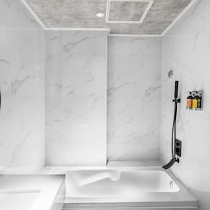 Free toiletries - A&R Urban Hotel (Kuala Lumpur)