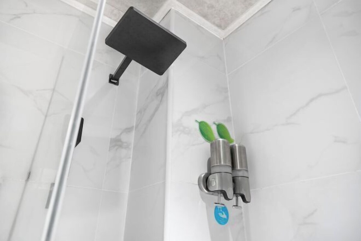 Bathroom | Free toiletries, bidet