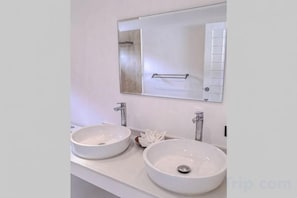 Bathroom - Villa Mokkaran, 3 Bedrooms (Koh Samui)
