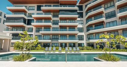 Brand NEW Stylish Stay in Vermare C7