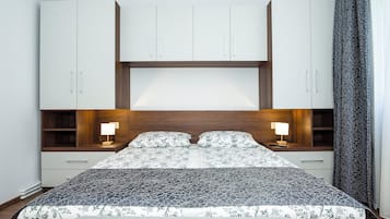 2 bedrooms, iron/ironing board, WiFi, bed sheets